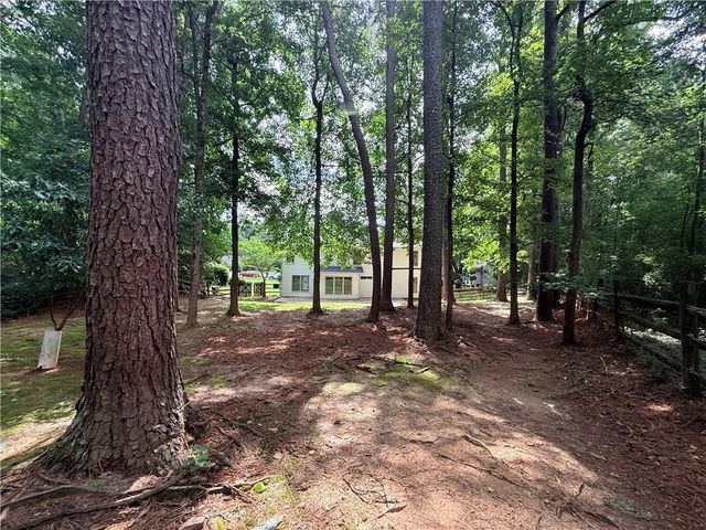 150 Ocee View Court, Johns Creek, GA 30022