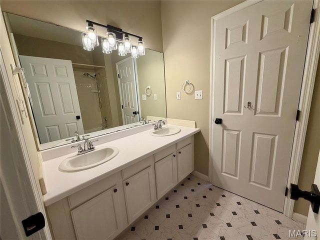 4139 Shaw Boulevard, St Louis, MO 63110