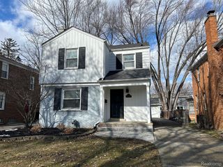 13336 Balfour Avenue, Huntington Woods, MI 48070