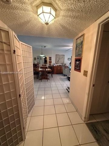 414 SE 10th St 102, Dania Beach, FL 33004