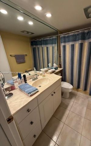 414 SE 10th St 102, Dania Beach, FL 33004