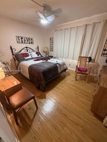 414 SE 10th St 102, Dania Beach, FL 33004