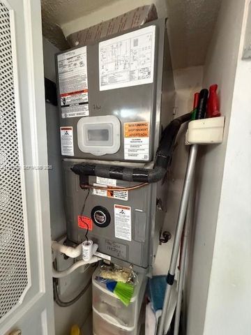 414 SE 10th St 102, Dania Beach, FL 33004