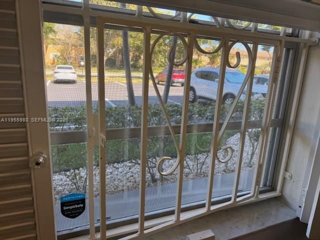 414 SE 10th St 102, Dania Beach, FL 33004