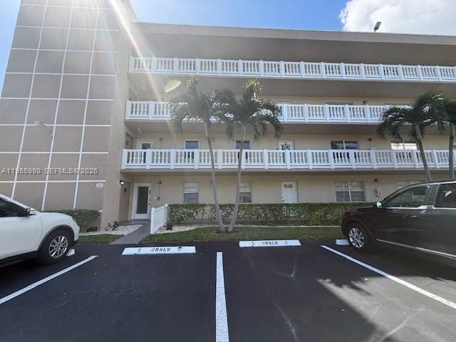 414 SE 10th St 102, Dania Beach, FL 33004