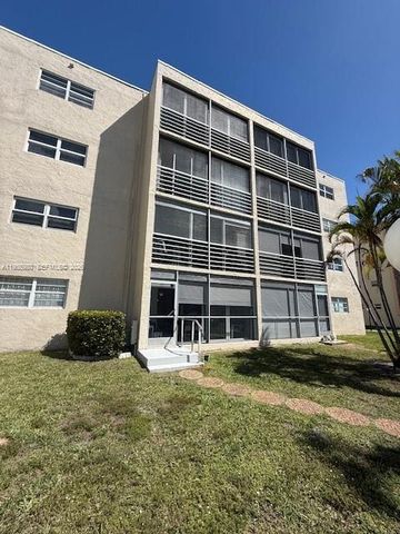 414 SE 10th St 102, Dania Beach, FL 33004