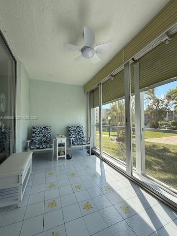 414 SE 10th St 102, Dania Beach, FL 33004