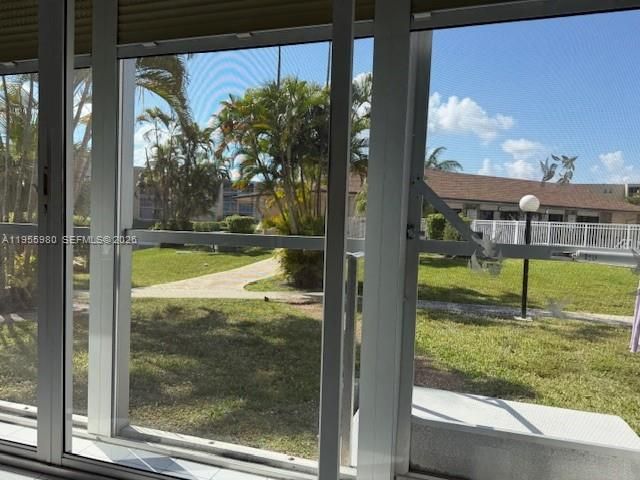 414 SE 10th St 102, Dania Beach, FL 33004