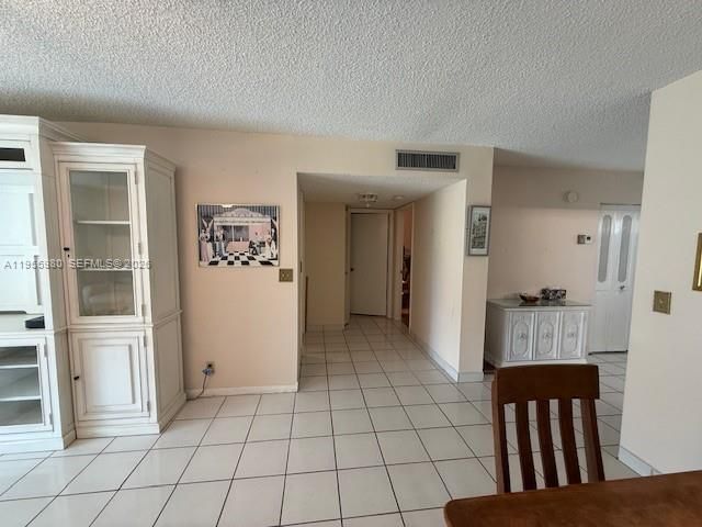 414 SE 10th St 102, Dania Beach, FL 33004