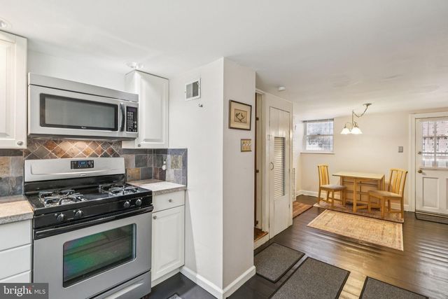 523 S LEITHGOW ST, Philadelphia, PA 19147