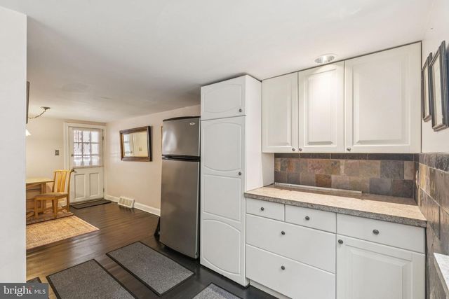 523 S LEITHGOW ST, Philadelphia, PA 19147