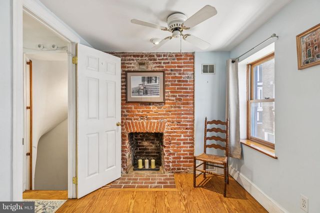 523 S LEITHGOW ST, Philadelphia, PA 19147