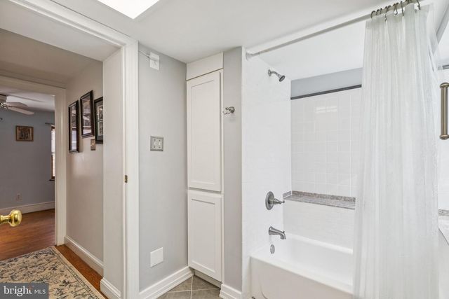 523 S LEITHGOW ST, Philadelphia, PA 19147