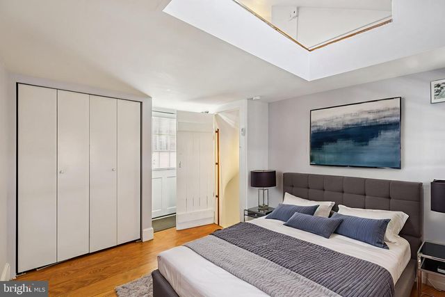 523 S LEITHGOW ST, Philadelphia, PA 19147