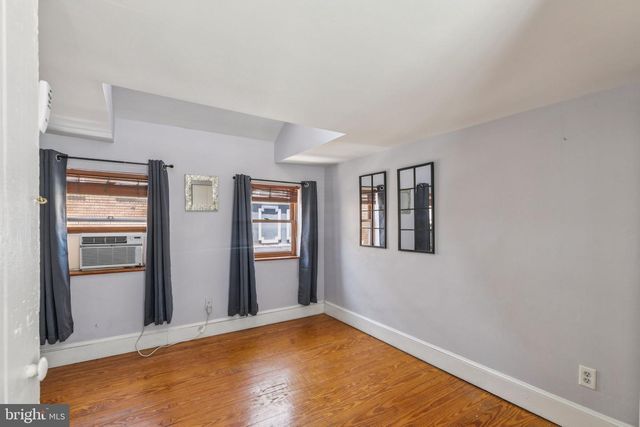 523 S LEITHGOW ST, Philadelphia, PA 19147