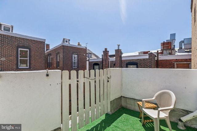 523 S LEITHGOW ST, Philadelphia, PA 19147