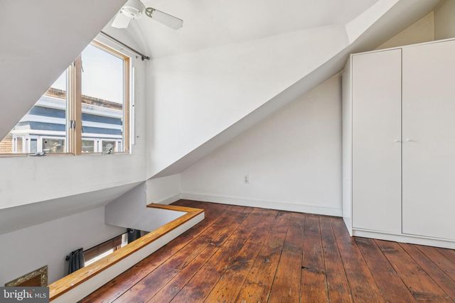 523 S LEITHGOW ST, Philadelphia, PA 19147