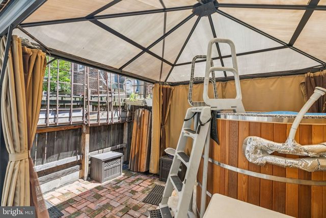 523 S LEITHGOW ST, Philadelphia, PA 19147