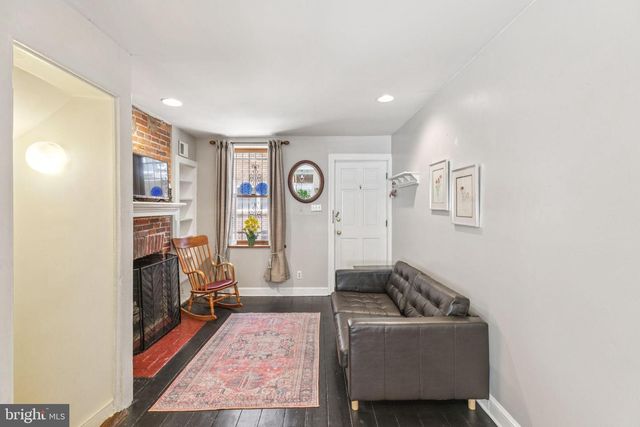 523 S LEITHGOW ST, Philadelphia, PA 19147