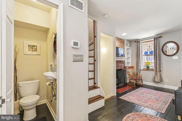 523 S LEITHGOW ST, Philadelphia, PA 19147