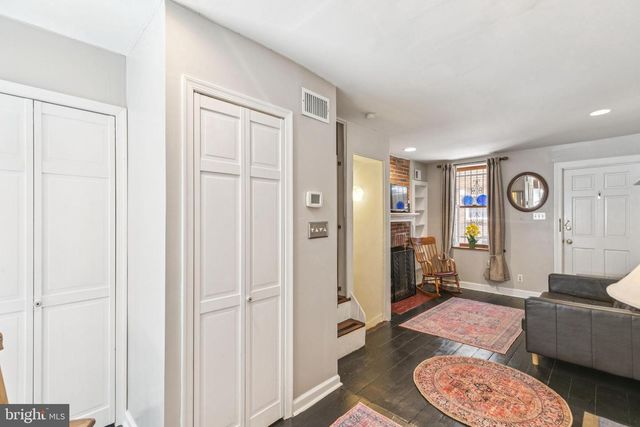 523 S LEITHGOW ST, Philadelphia, PA 19147