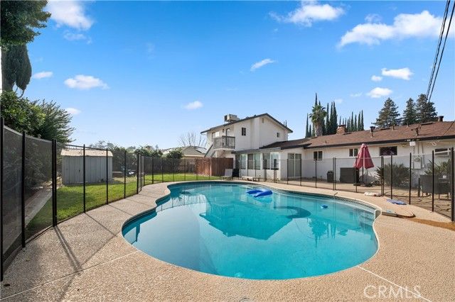 925 S Purdue Avenue, Fresno, CA 93727