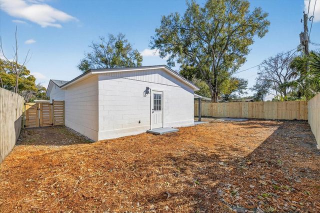 3203 DELRAY DRIVE, Tampa, FL 33619