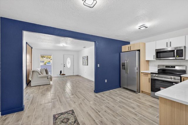 3203 DELRAY DRIVE, Tampa, FL 33619