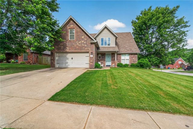 2433 N Hidden Creek Drive, Fayetteville, AR 72704