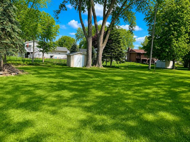 787 Berwood Avenue, Vadnais Heights, MN 55127