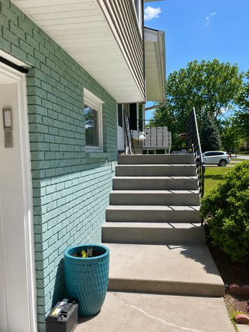 787 Berwood Avenue, Vadnais Heights, MN 55127