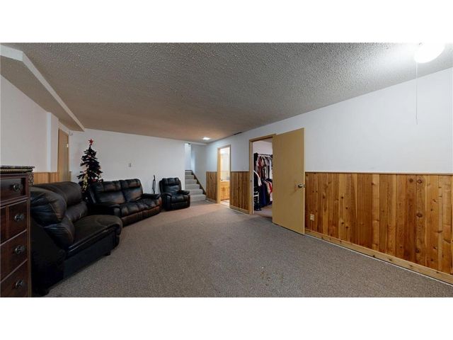 787 Berwood Avenue, Vadnais Heights, MN 55127