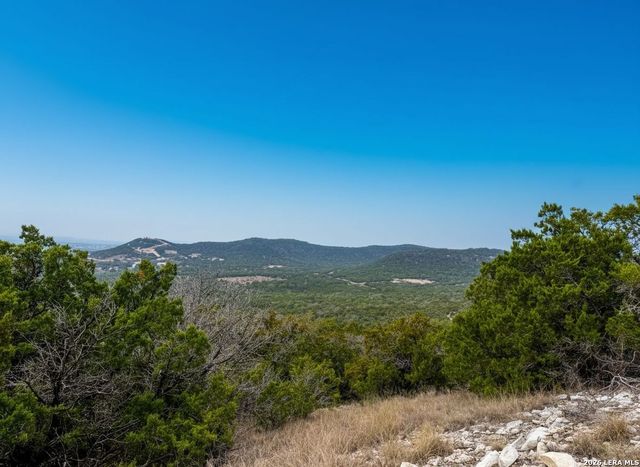 898 Mountain View Lane, Pipe Creek, TX 78063
