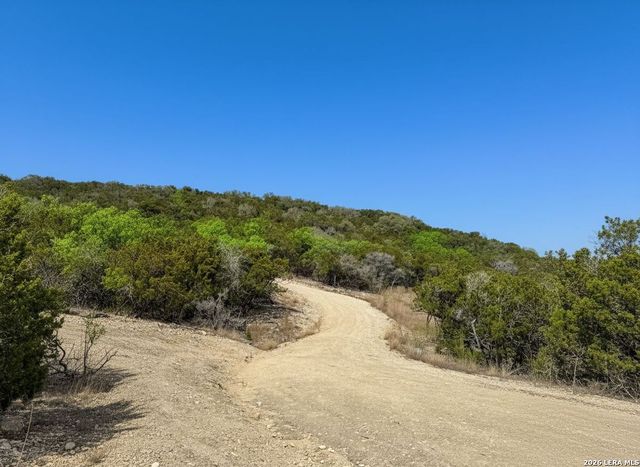 898 Mountain View Lane, Pipe Creek, TX 78063