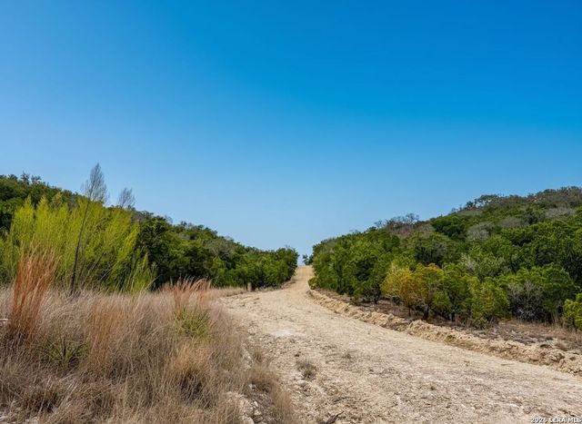 898 Mountain View Lane, Pipe Creek, TX 78063