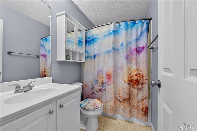 3409 E Lime Kiln, St Charles, MO 63301