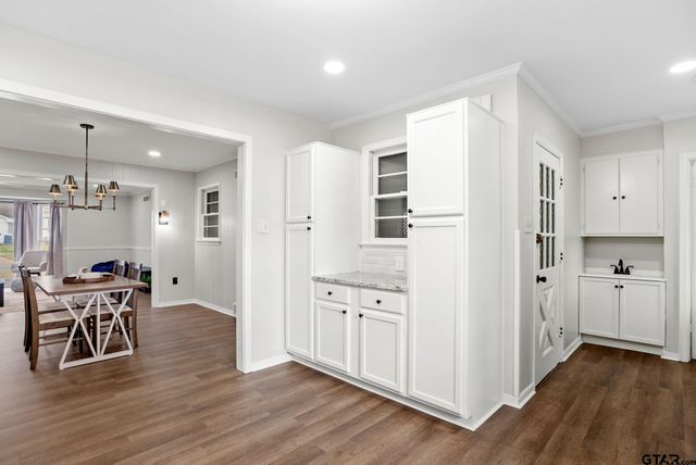 617 Nacogdoches, Jacksonville, TX 75766