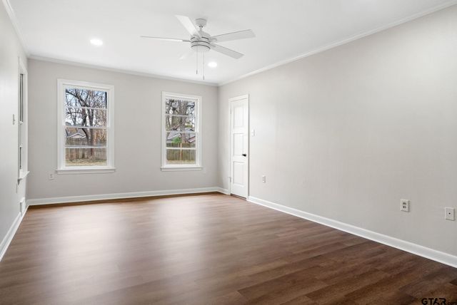 617 Nacogdoches, Jacksonville, TX 75766