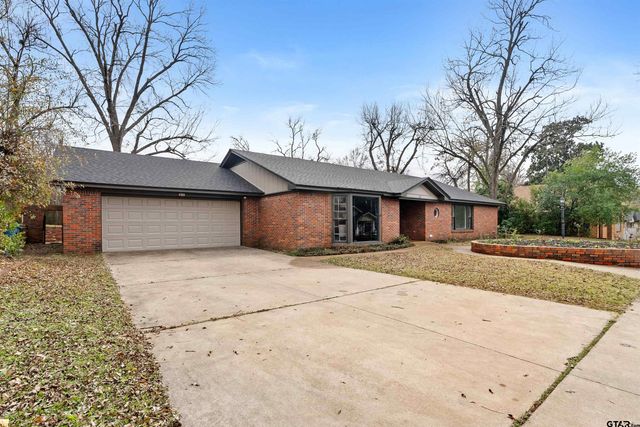 617 Nacogdoches, Jacksonville, TX 75766