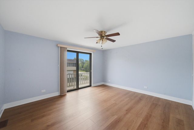 18 Dennis Court 18, Schaumburg, IL 60193
