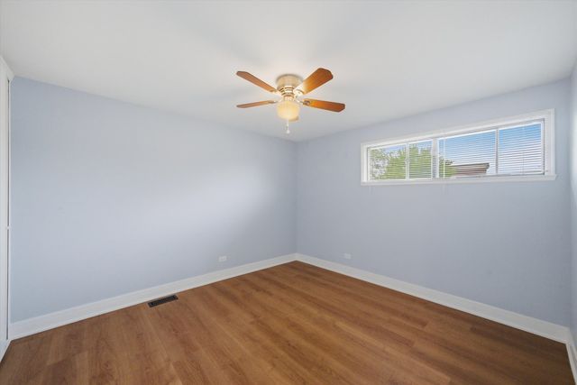 18 Dennis Court 18, Schaumburg, IL 60193
