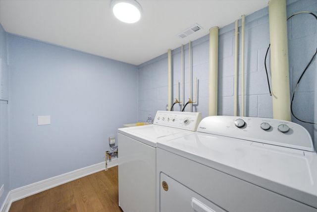 18 Dennis Court 18, Schaumburg, IL 60193