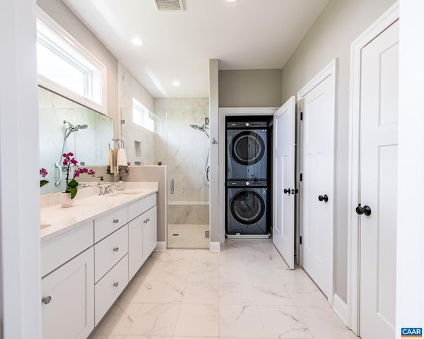 28 RED PINE DR, Zion Crossroads, VA 22942