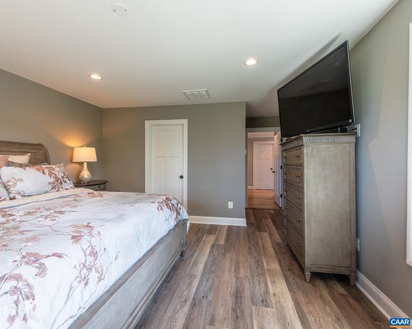 28 RED PINE DR, Zion Crossroads, VA 22942