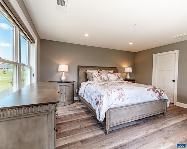 28 RED PINE DR, Zion Crossroads, VA 22942