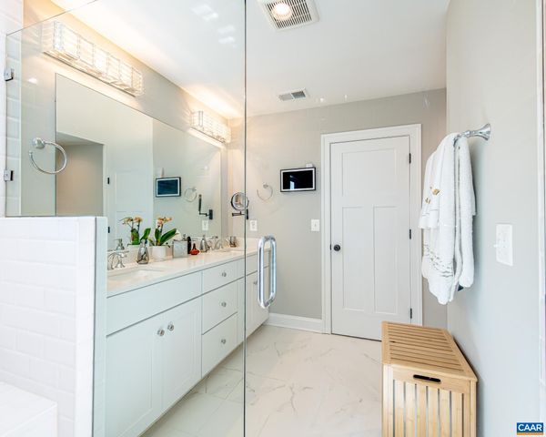 28 RED PINE DR, Zion Crossroads, VA 22942