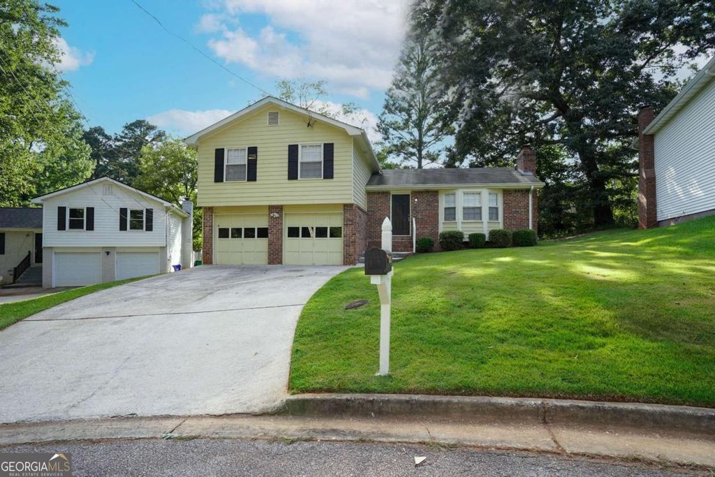 2063 Wellborn Close, Lithonia, GA 30058