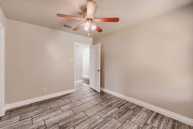 1211 N Bishop ST, San Marcos, TX 78666