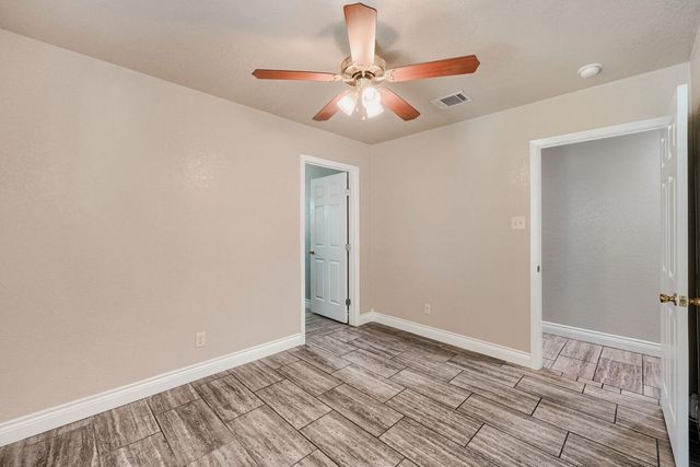 1211 N Bishop ST, San Marcos, TX 78666