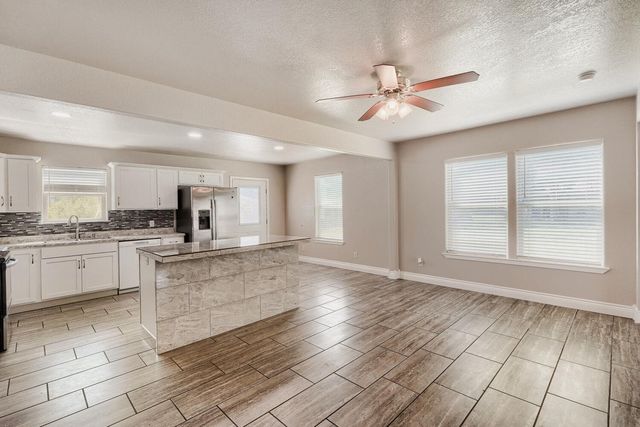 1211 N Bishop ST, San Marcos, TX 78666